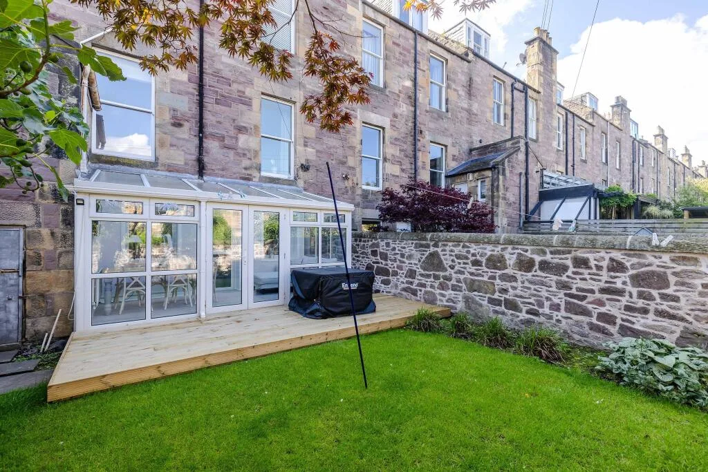 2 bedroom ground floor maisonette for rent