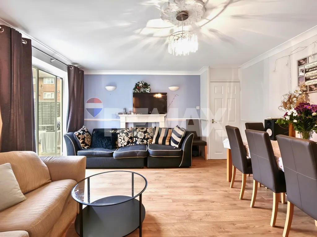 3 bedroom maisonette for rent