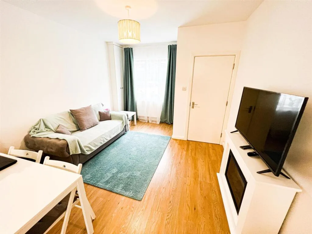 1 bedroom ground floor flat for rent
