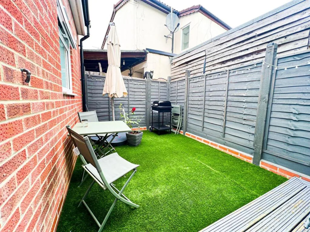 1 bedroom ground floor flat for rent