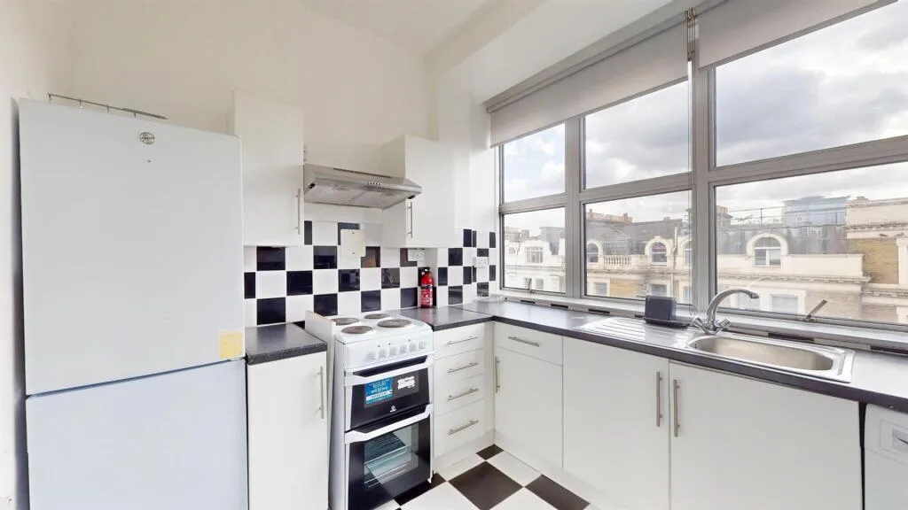 4 bedroom flat for rent