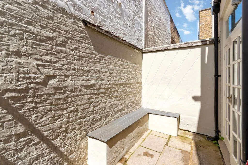 2 bedroom house for rent