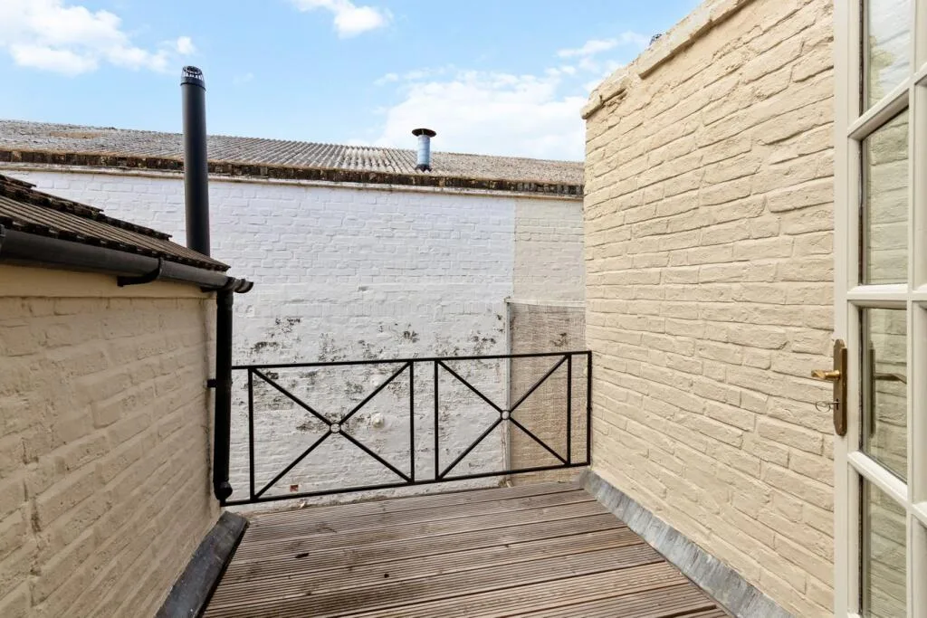 2 bedroom house for rent