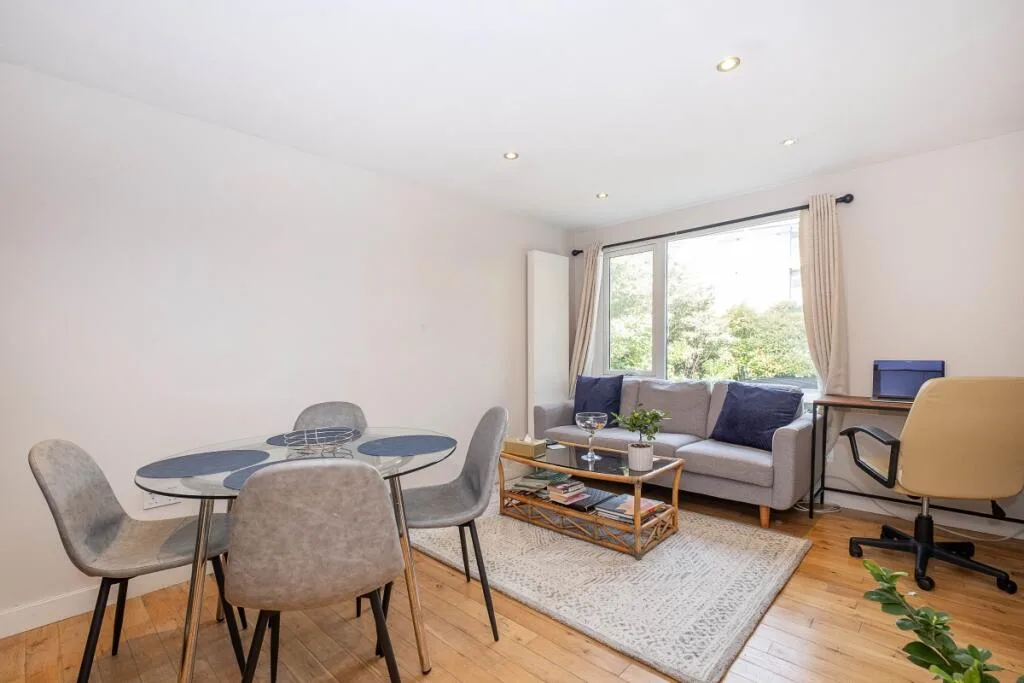 2 bedroom end of terrace house for rent