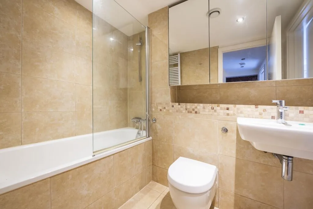 2 bedroom end of terrace house for rent