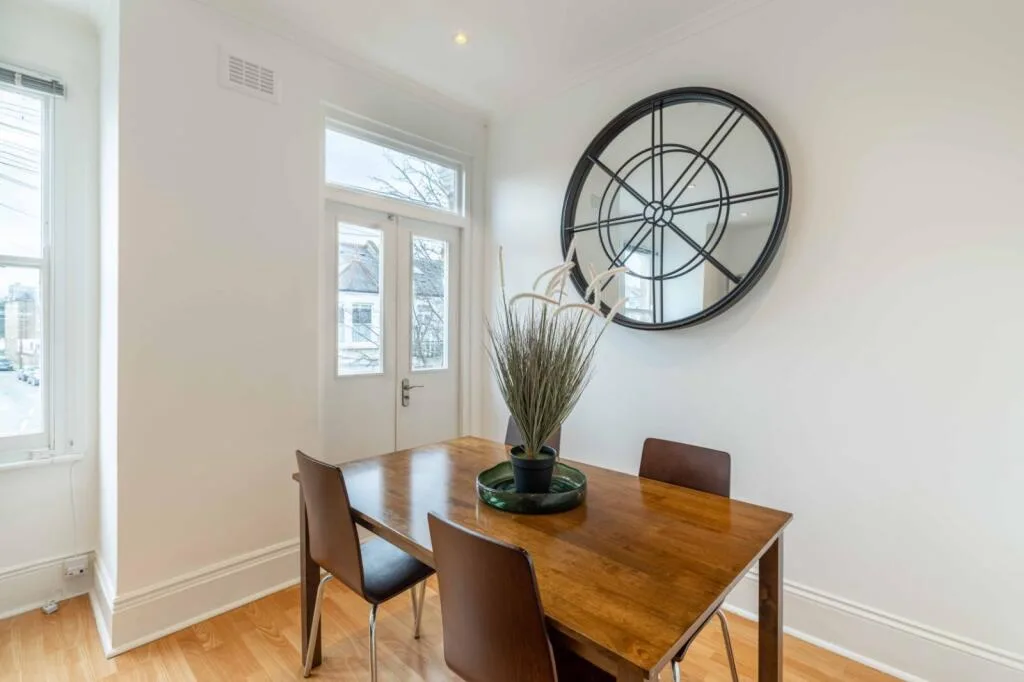 3 bedroom flat for rent