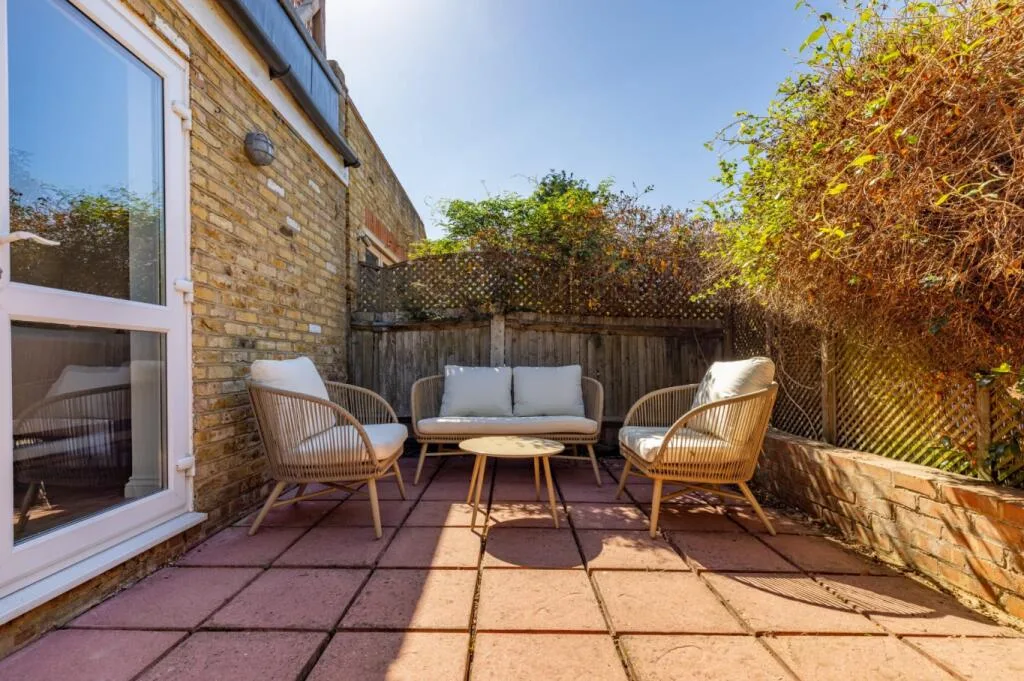 2 bedroom flat for rent