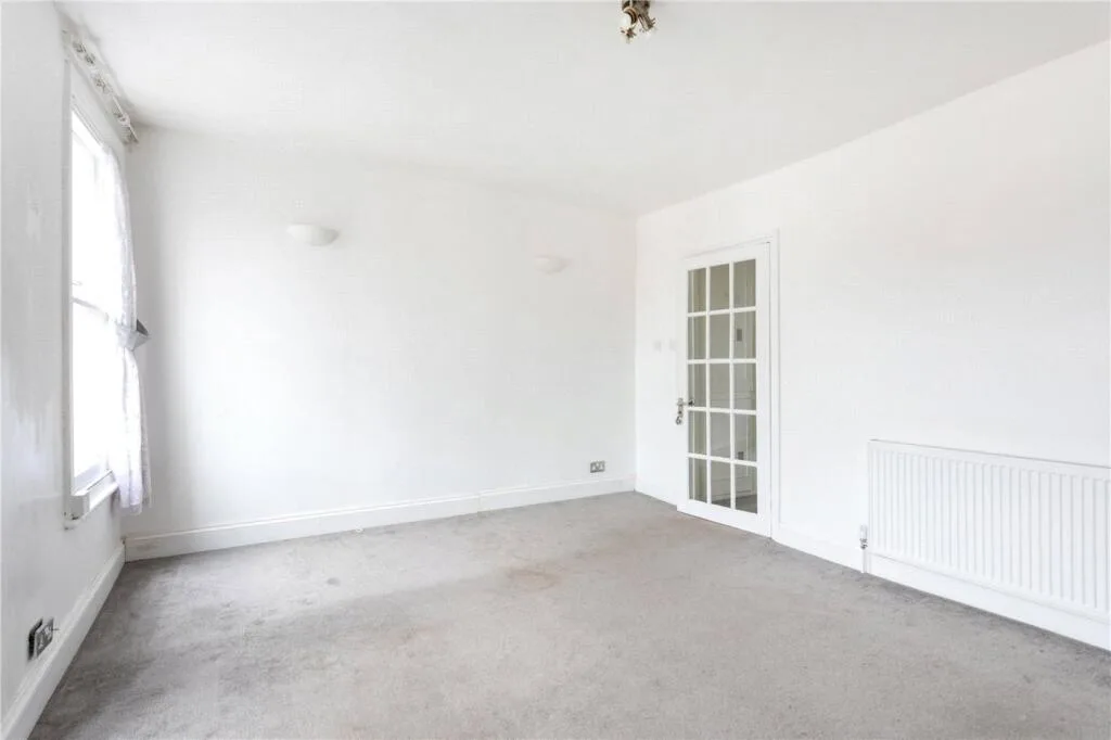 1 bedroom maisonette for rent