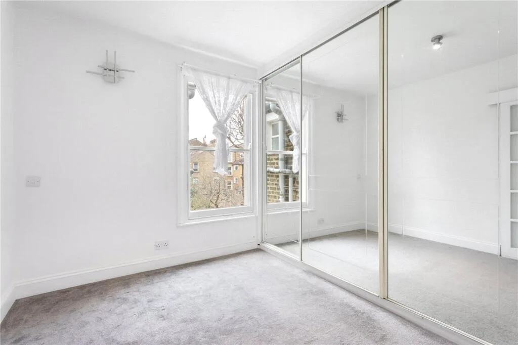 1 bedroom maisonette for rent