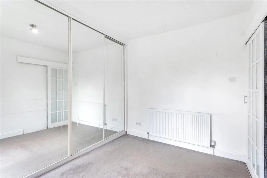 1 bedroom maisonette for rent