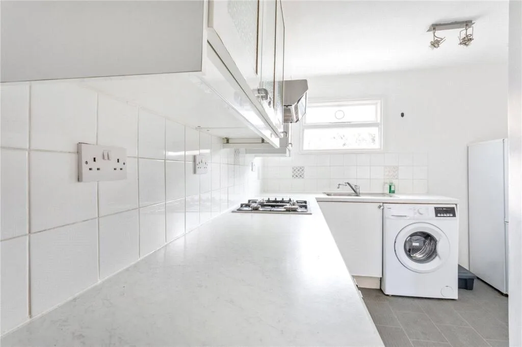 1 bedroom maisonette for rent