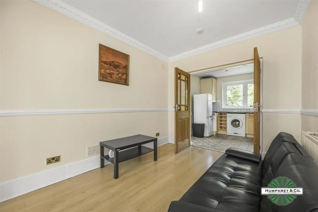 3 bedroom end of terrace house for rent