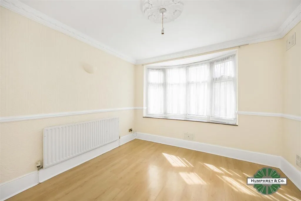 3 bedroom end of terrace house for rent