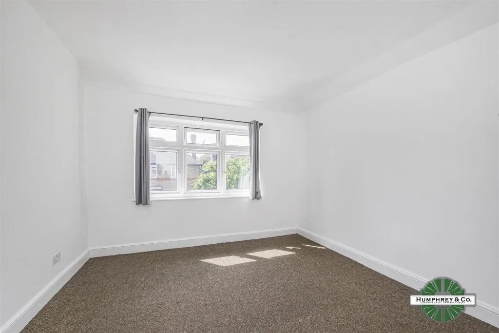 3 bedroom end of terrace house for rent