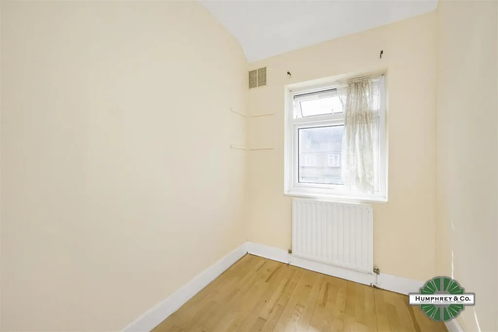 3 bedroom end of terrace house for rent