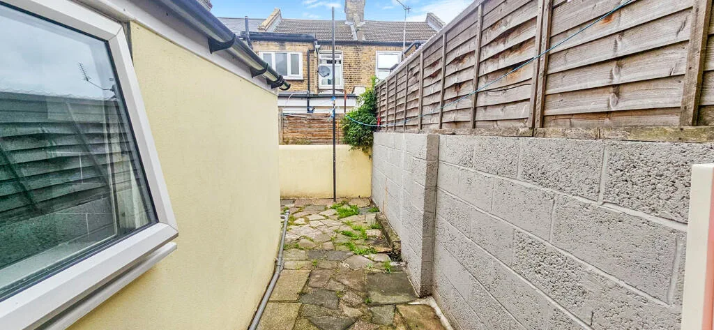 2 bedroom terraced house for rent