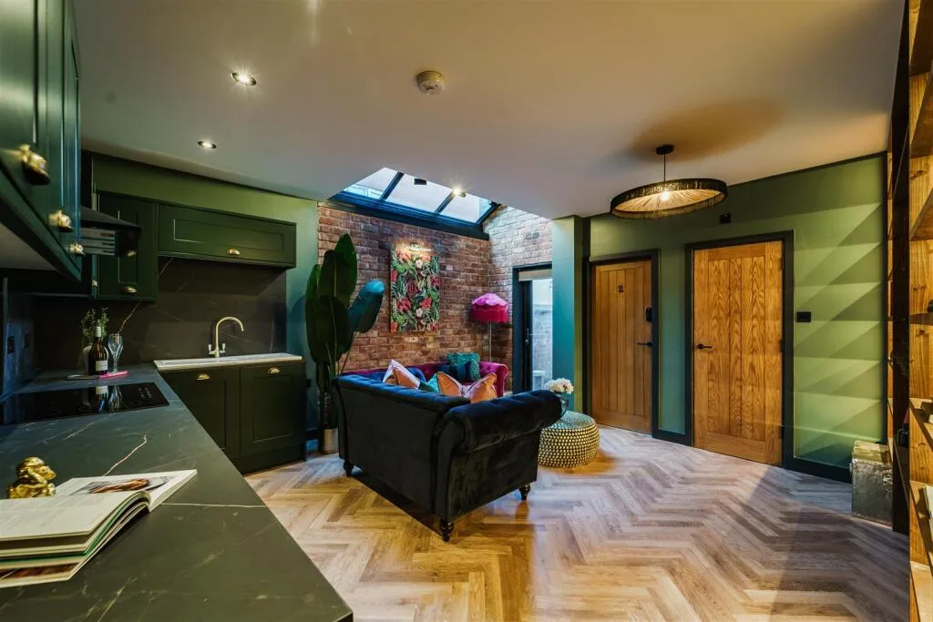 1 bedroom house share for rent