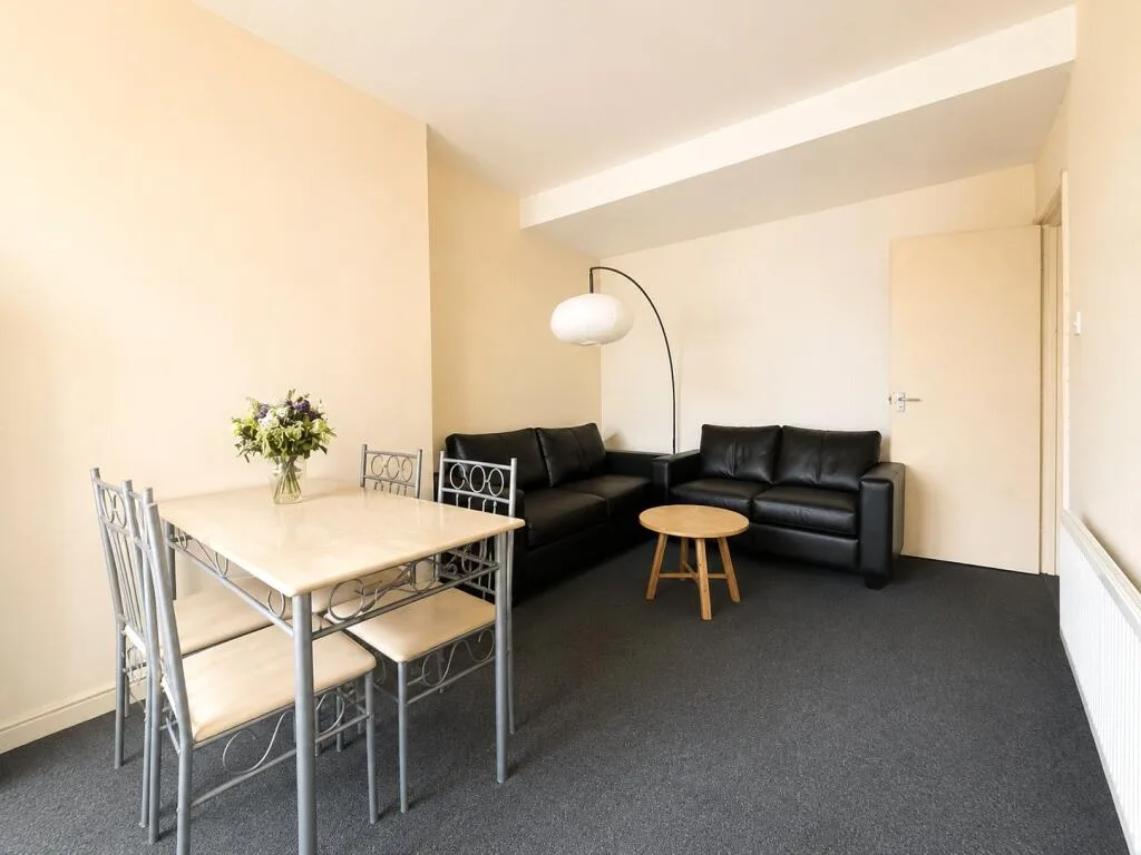 4 bedroom duplex for rent