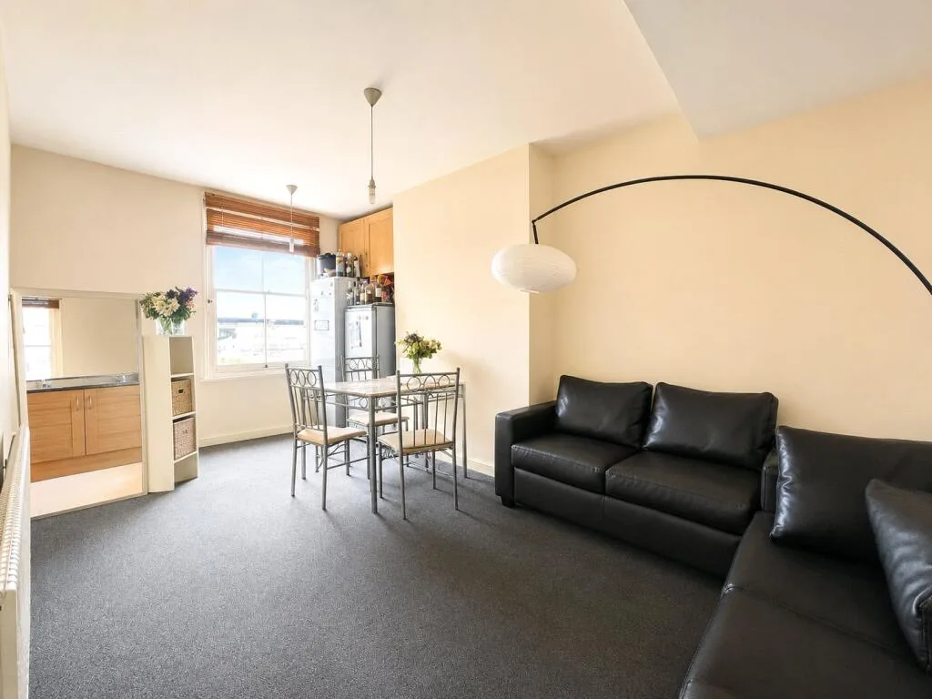 4 bedroom duplex for rent