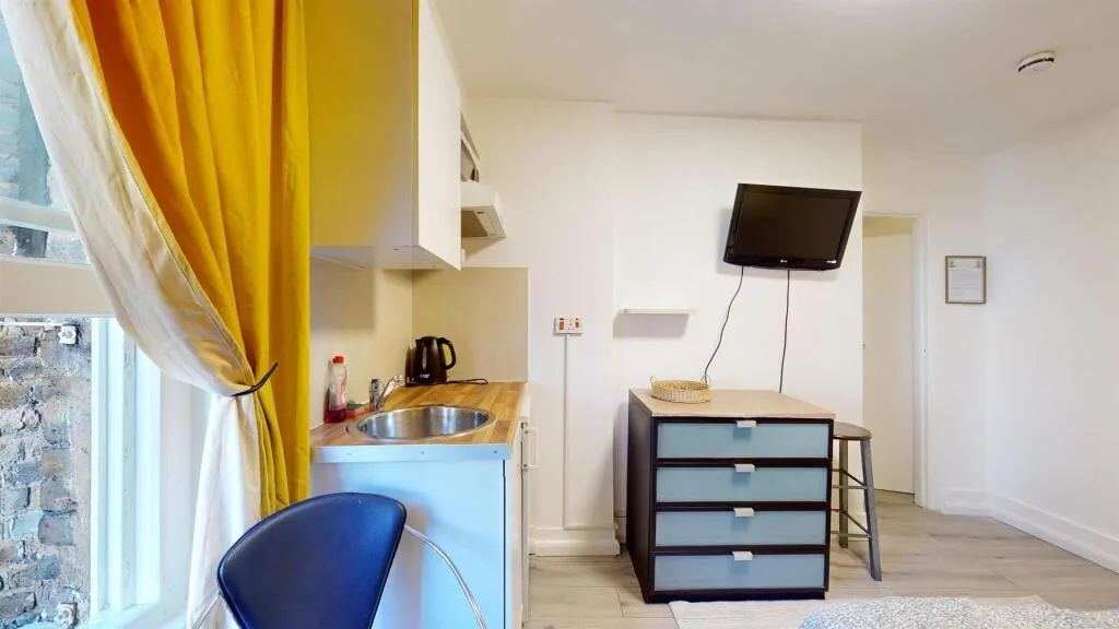 Studio flat for rent
