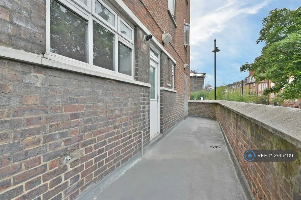 Studio flat for rent