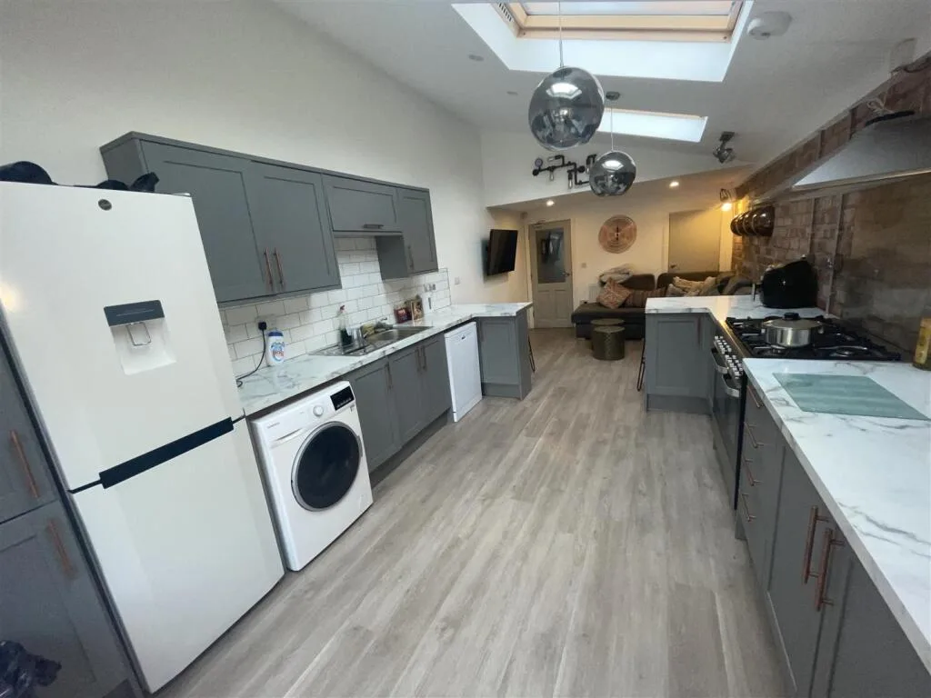 1 bedroom house share for rent
