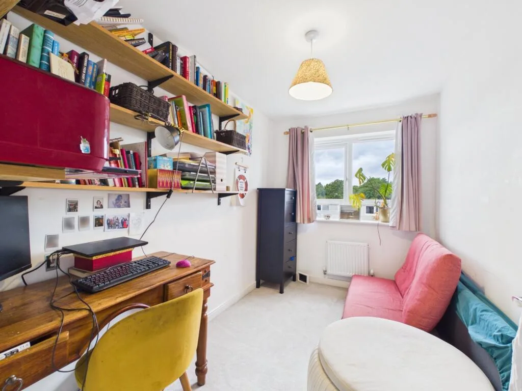 3 bedroom semi-detached house for rent