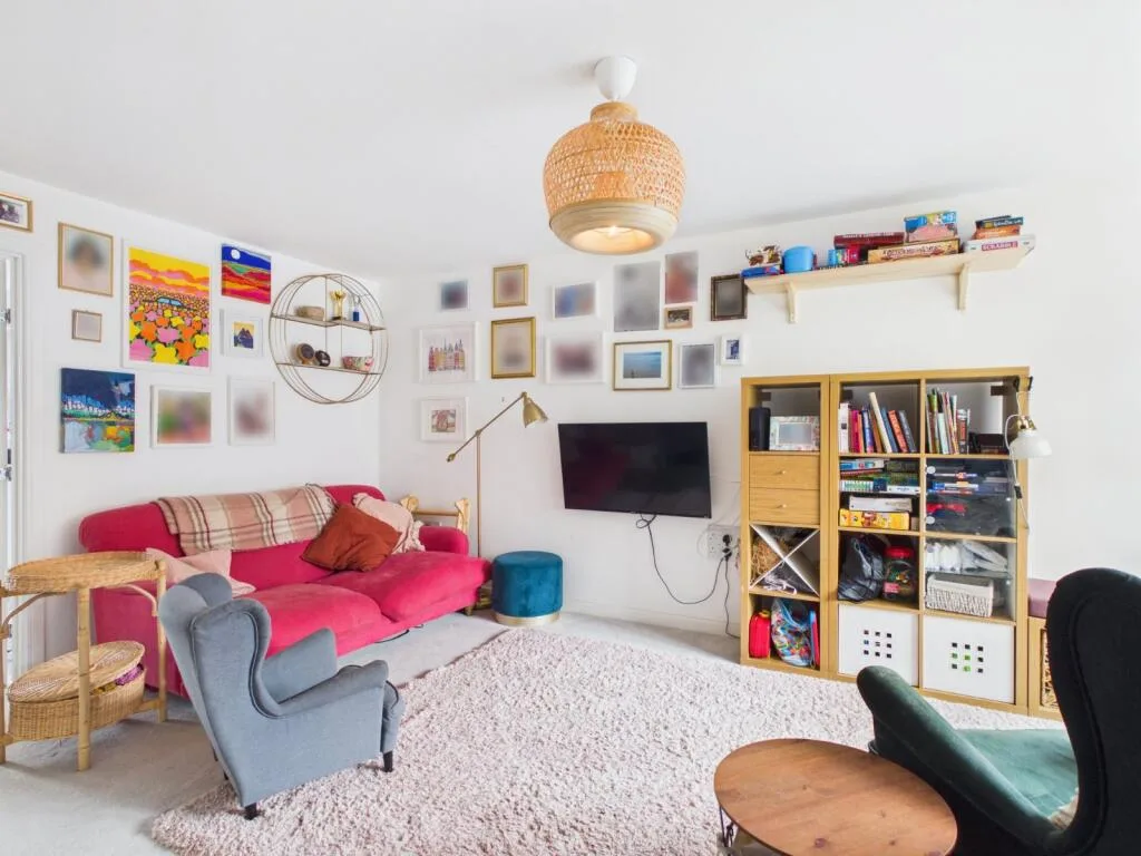 3 bedroom semi-detached house for rent