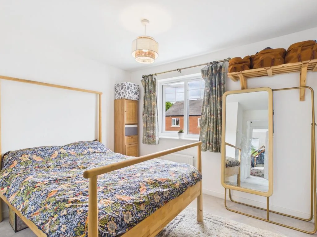 3 bedroom semi-detached house for rent