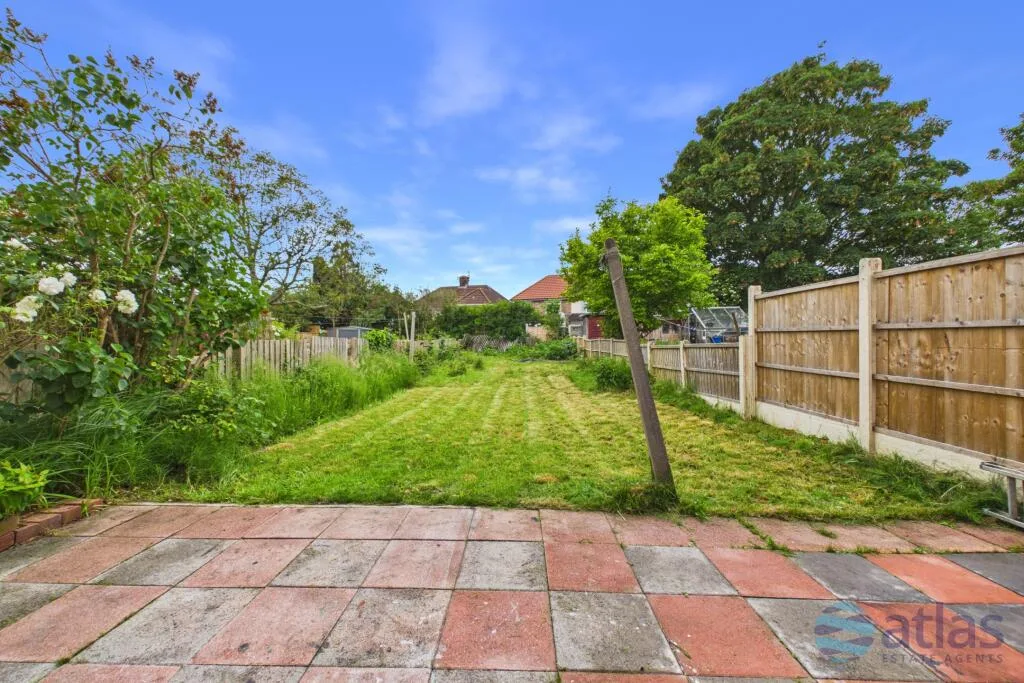 3 bedroom semi-detached house for rent