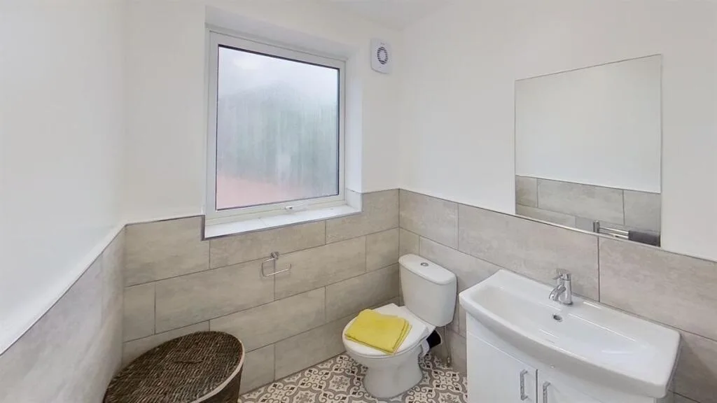 6 bedroom house for rent