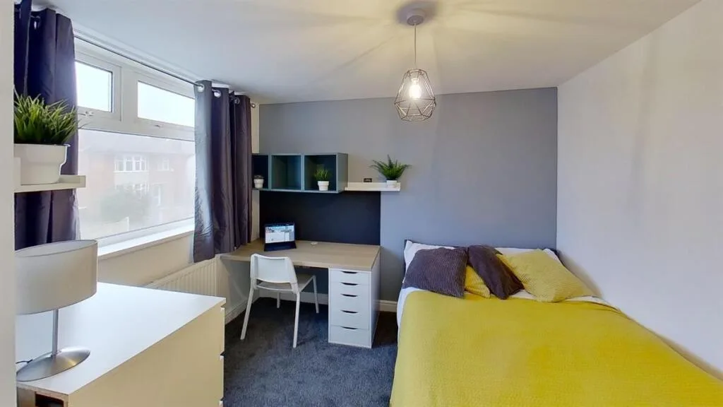 6 bedroom house for rent