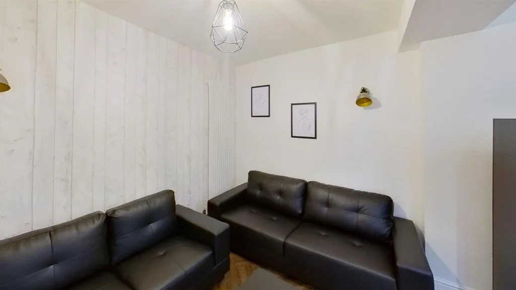 6 bedroom house for rent