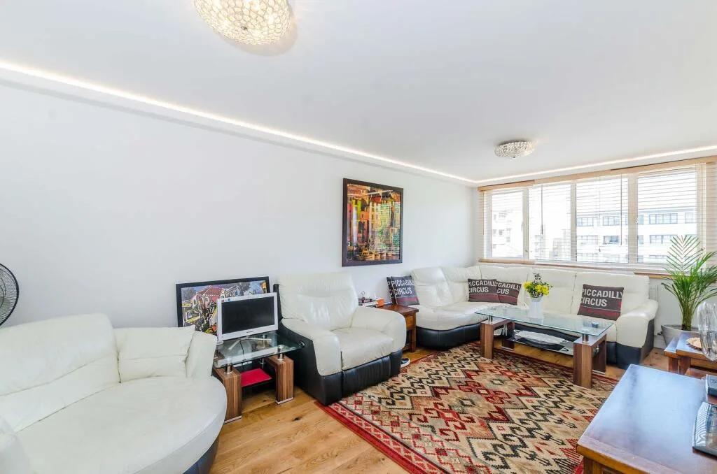3 bedroom flat for rent