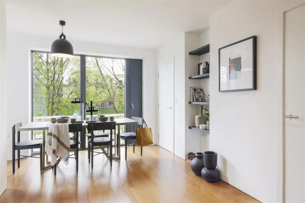 4 bedroom town house for rent