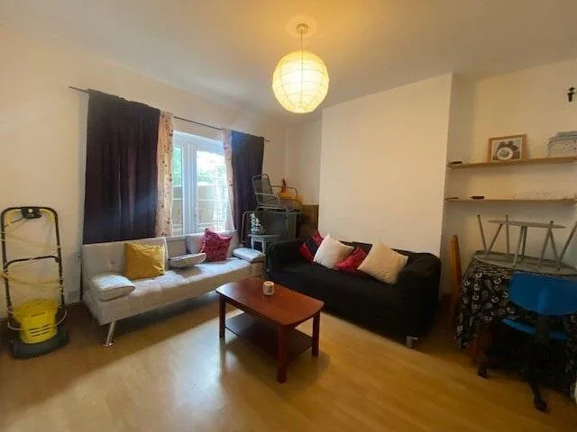 1 bedroom house share for rent