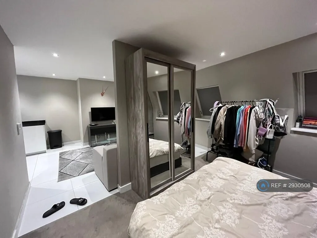 Studio flat for rent