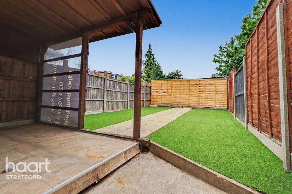 4 bedroom terraced house for rent