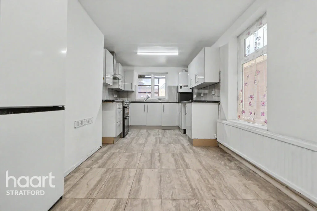 4 bedroom terraced house for rent