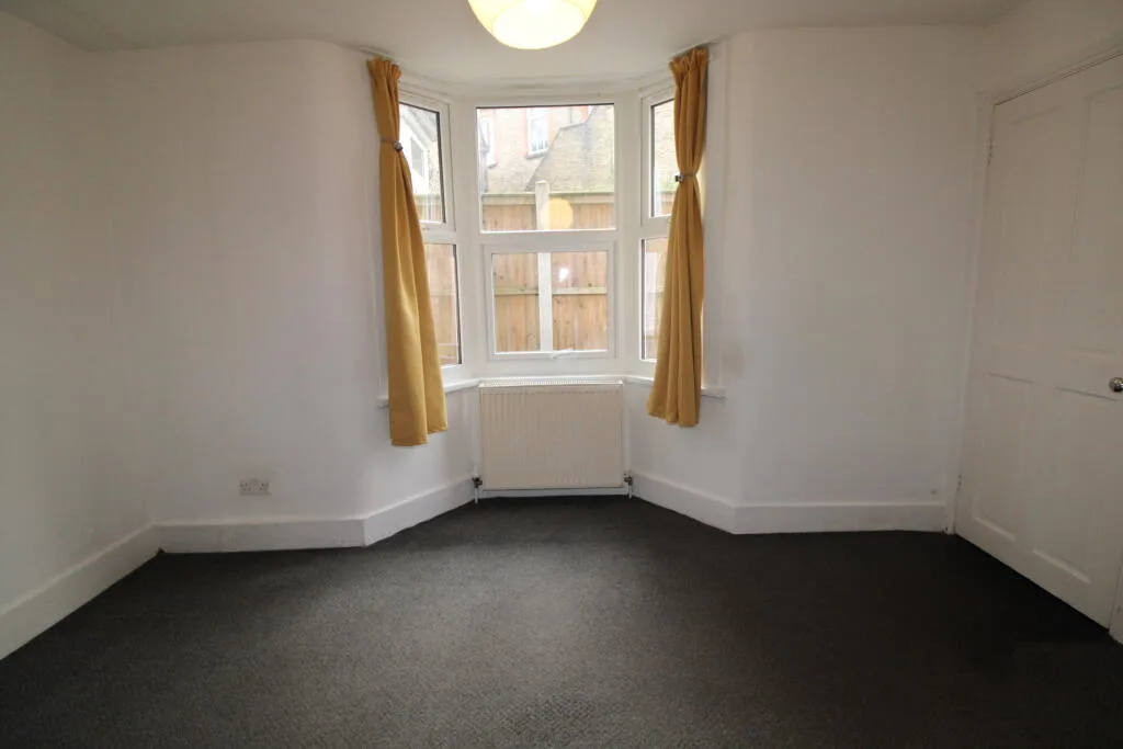 2 bedroom ground floor flat for rent