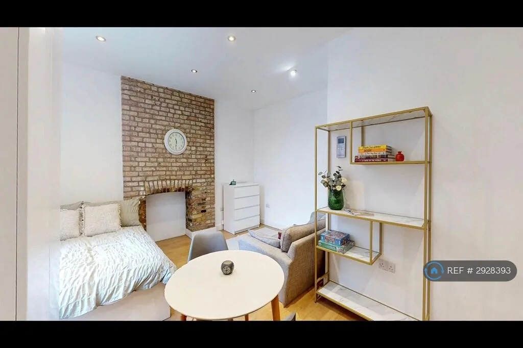 Studio flat for rent