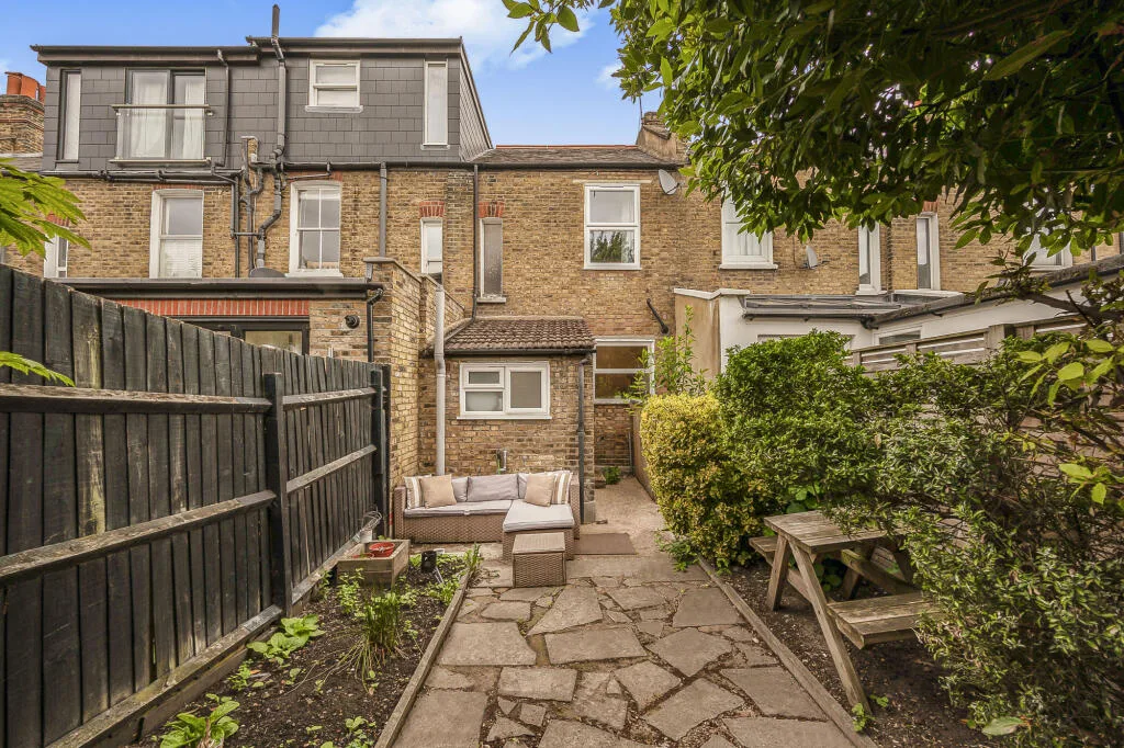 2 bedroom terraced house for rent