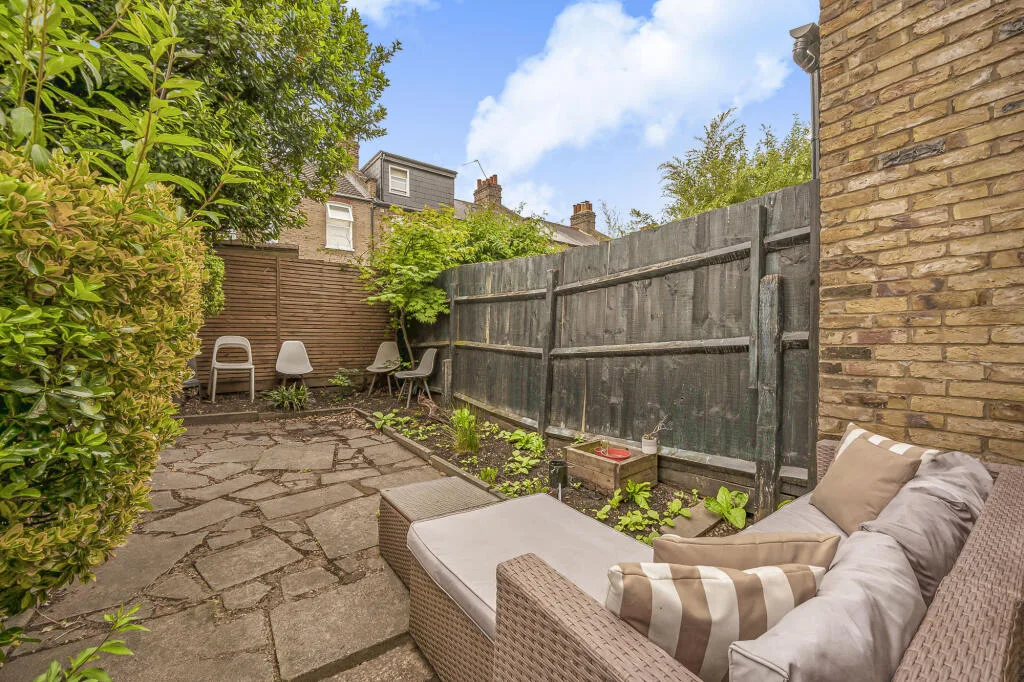 2 bedroom terraced house for rent