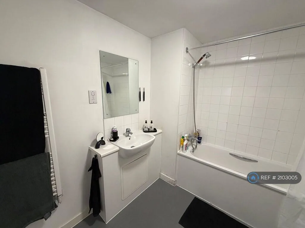 1 bedroom flat share for rent