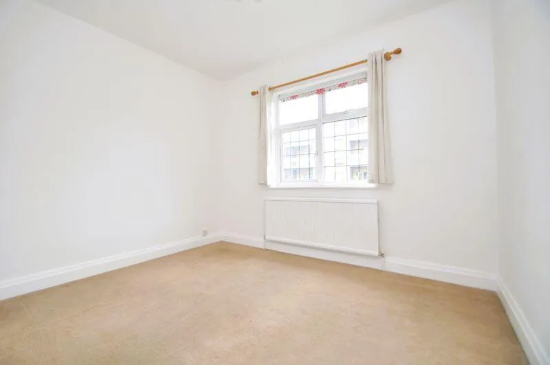 2 bedroom maisonette for rent