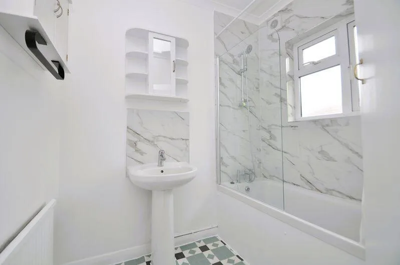 2 bedroom maisonette for rent
