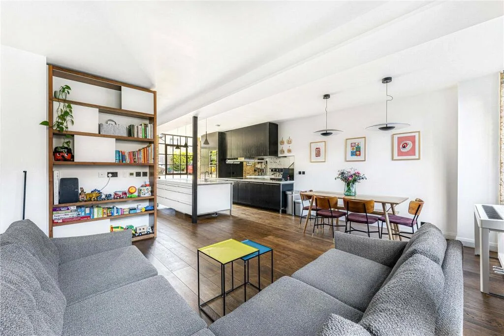 4 bedroom terraced house for rent
