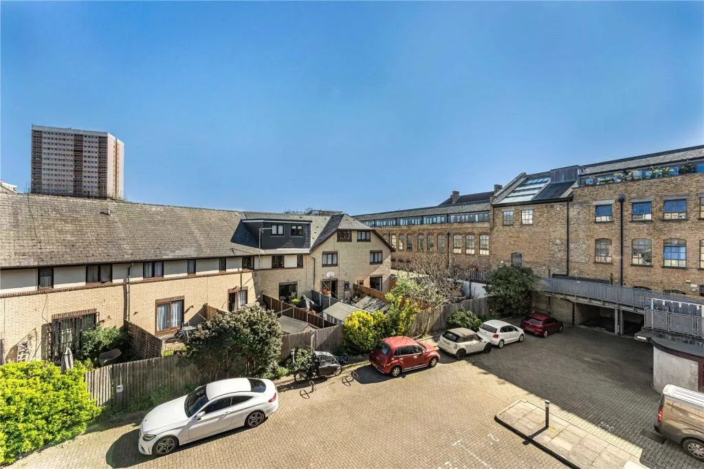 4 bedroom terraced house for rent