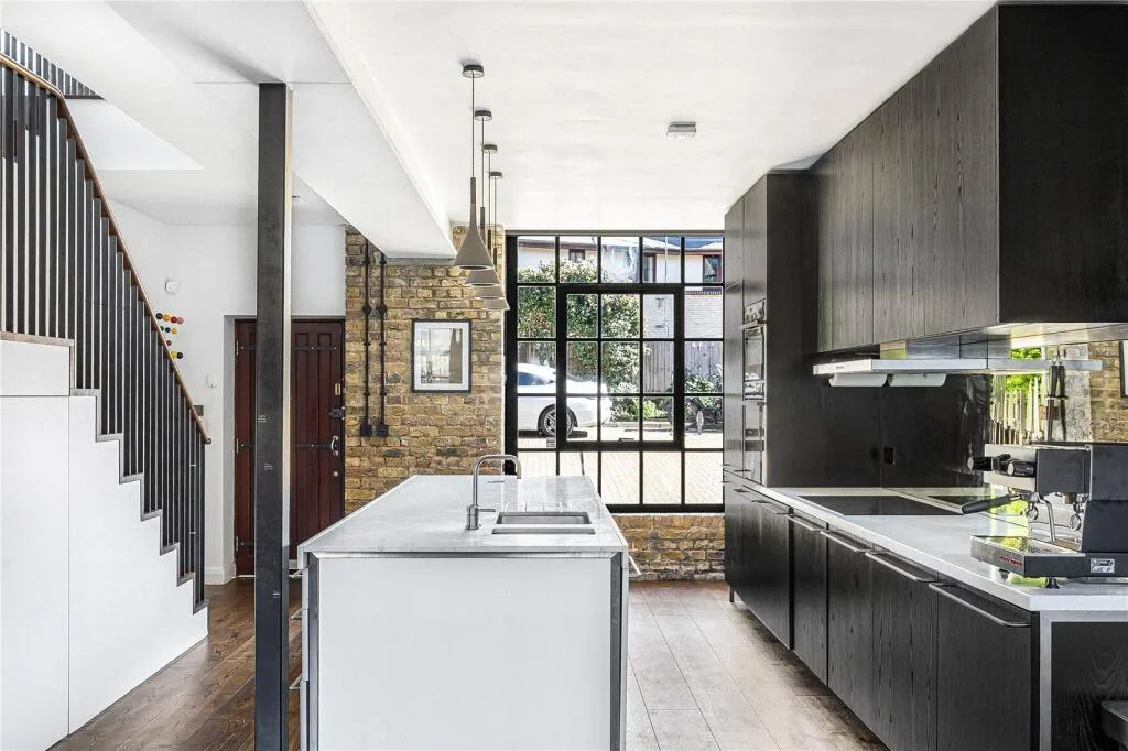 4 bedroom terraced house for rent