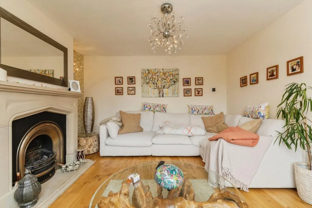 3 bedroom semi-detached house for rent